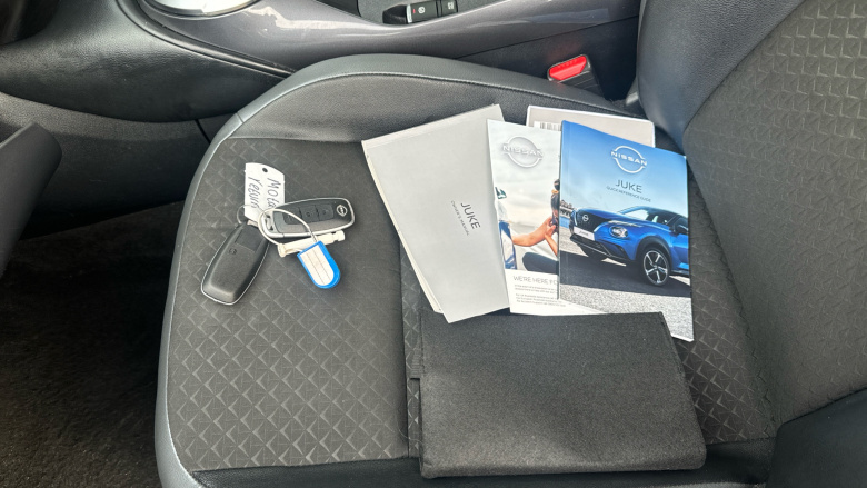 Nissan Juke 1.0 DiG-T 114 N-Connecta 5dr DCT Petrol Hatchback